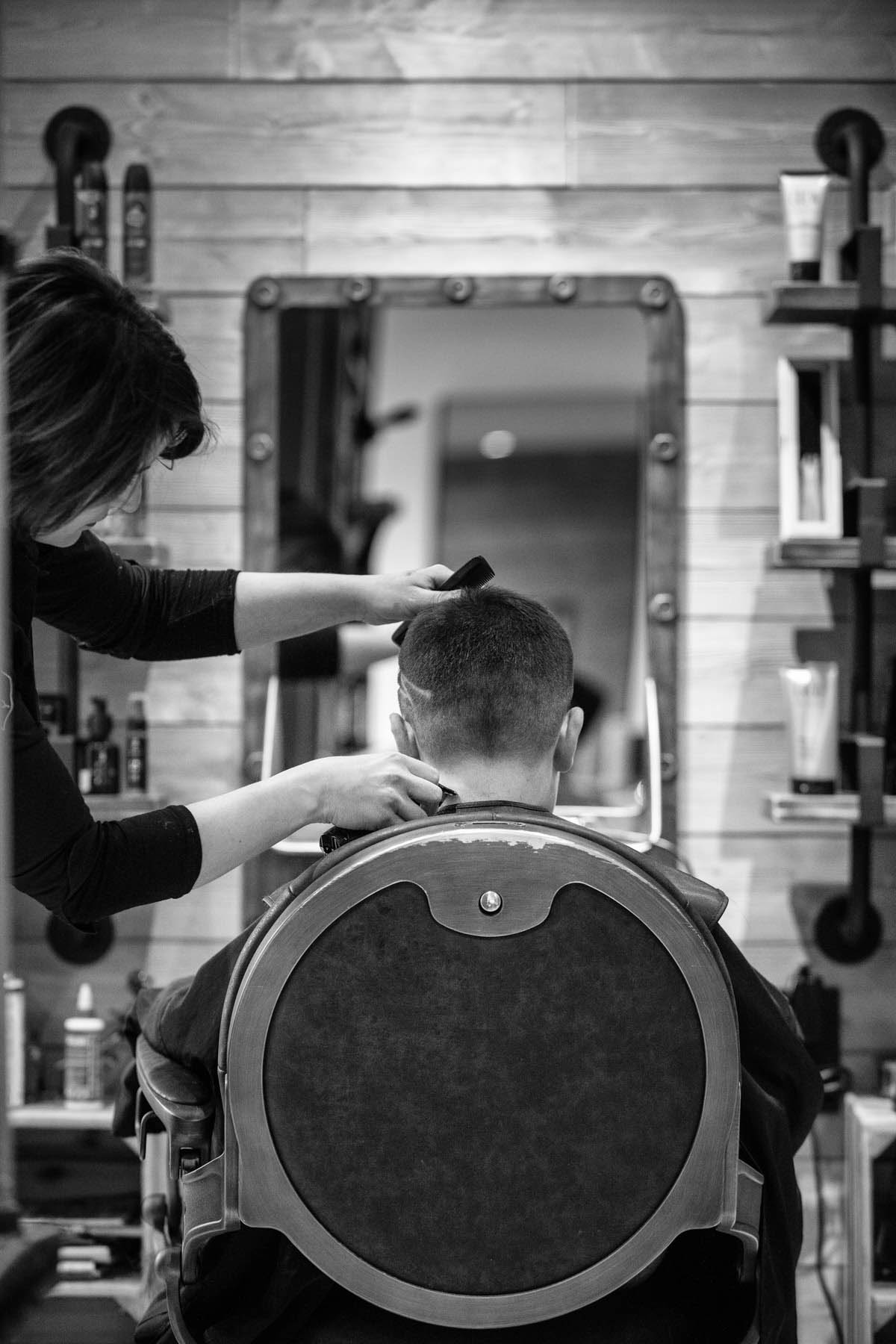 photo de dos d'une coupe enfant au salon inter coiff par Carole photographe