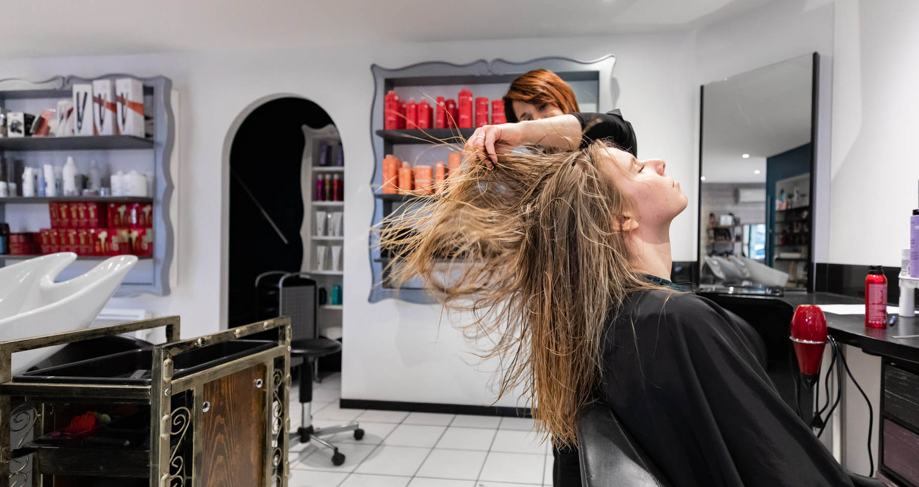 photo d'un séchage de coupe de cheveux au salon inter coiff par Carole photographe