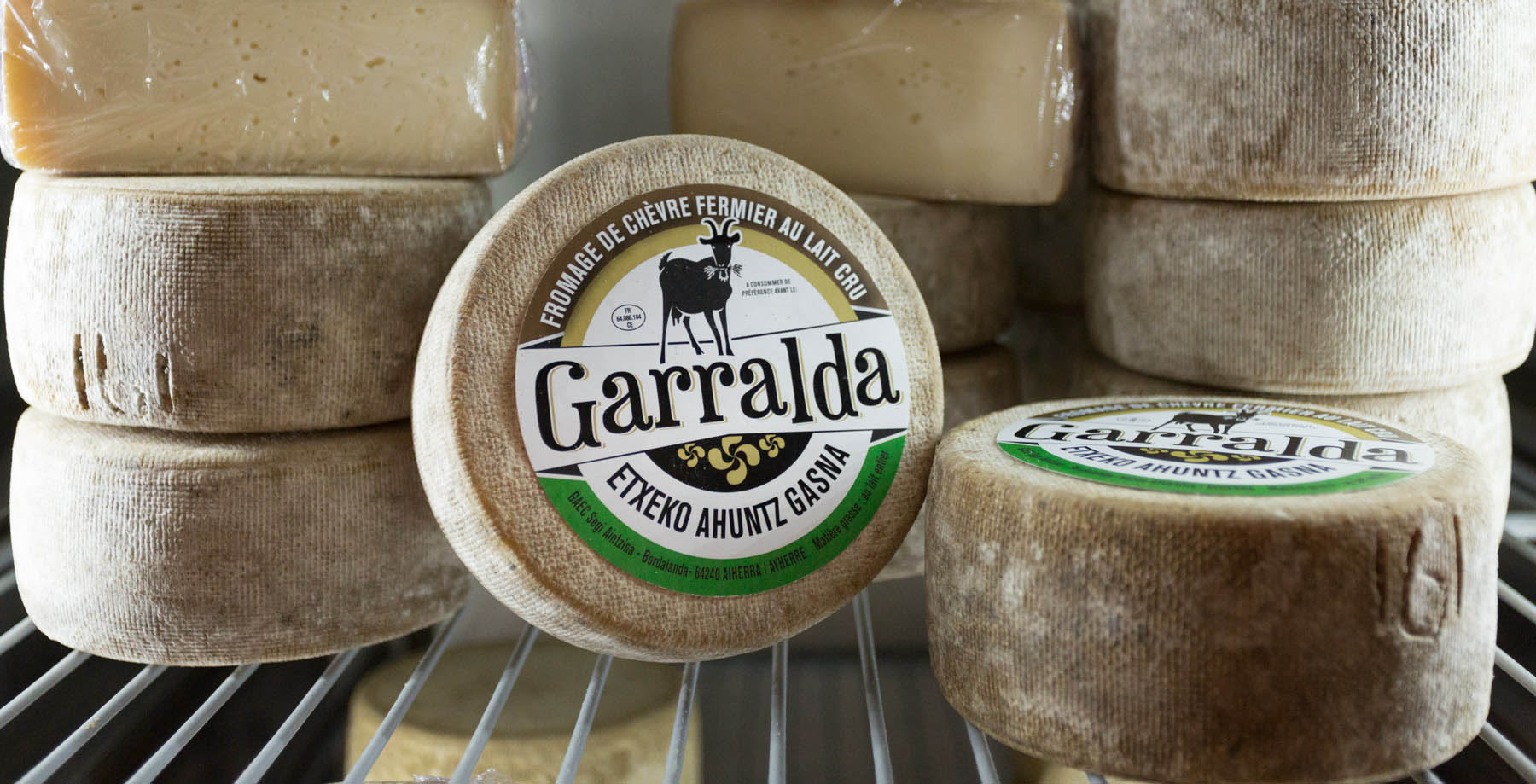 photo reportage de fromage de chèvre Garralda au pays basque par Carole photographe d'entreprise